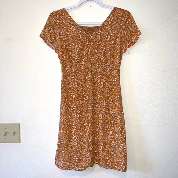 Old Navy Dresses & Skirts - Old Navy Ditsy Amber Floral Minidress Size S